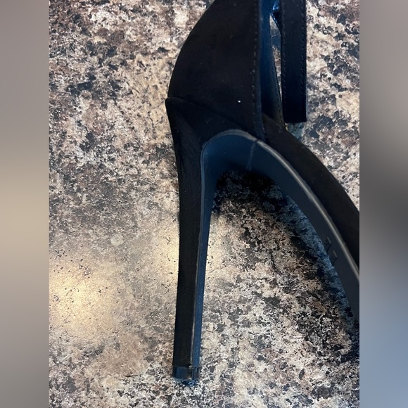 Black Ankle Strap heels - Picture 11 of 11